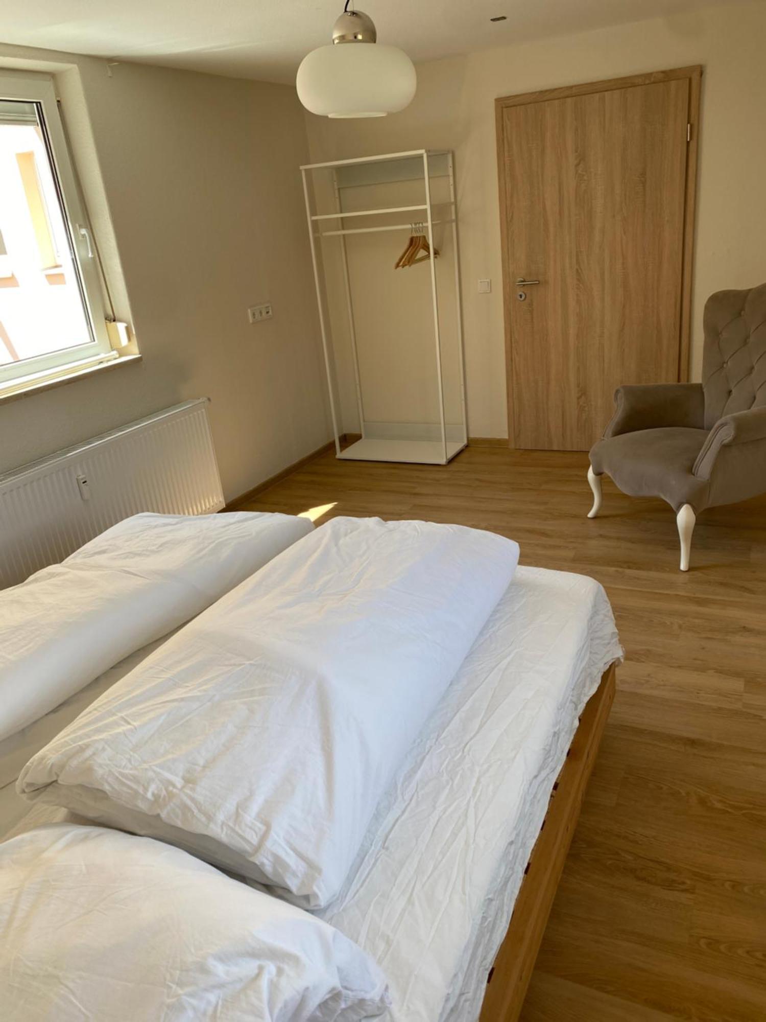 Ferienwohnung Feucht Eg Naturnah Parkplatz Wlan ภายนอก รูปภาพ